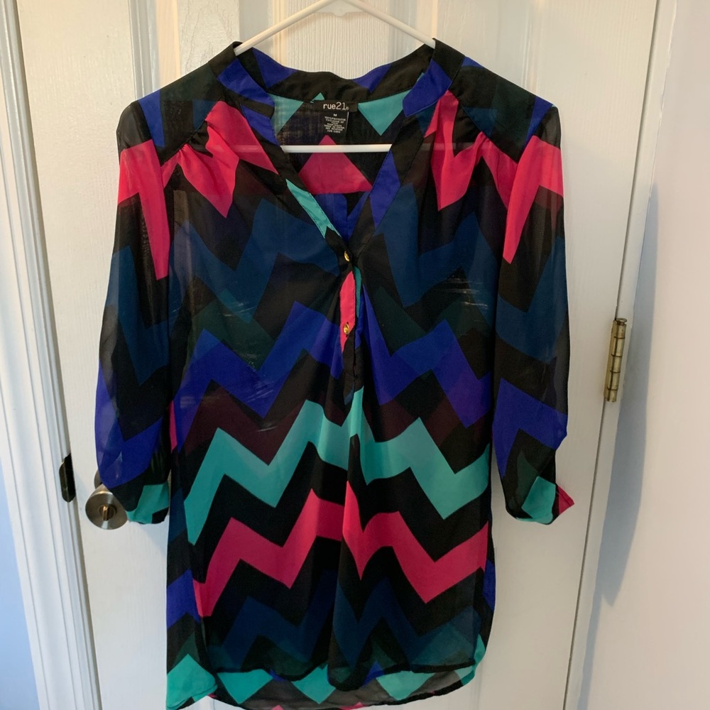 Rue21 blouse multicolor like new condition. It is semi sheer.